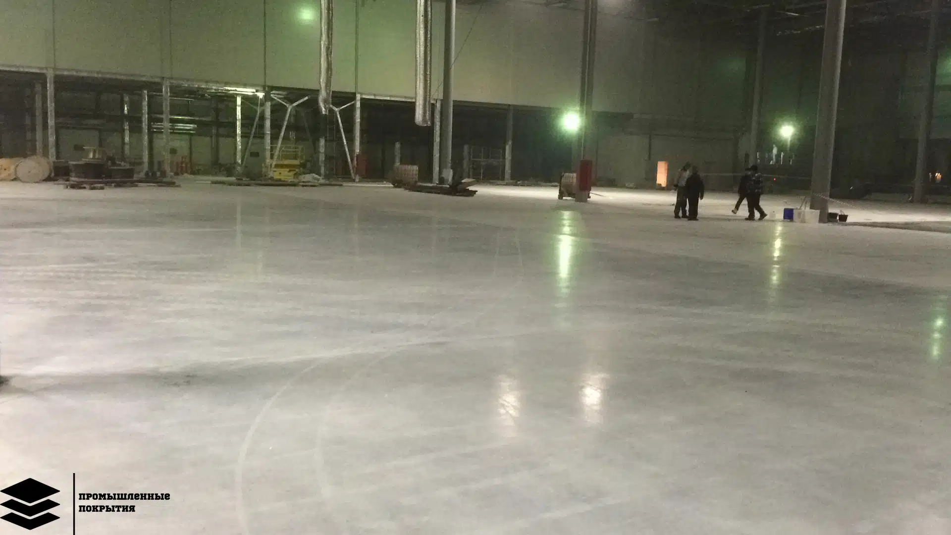Здание ЭТМ — бетонный пол
