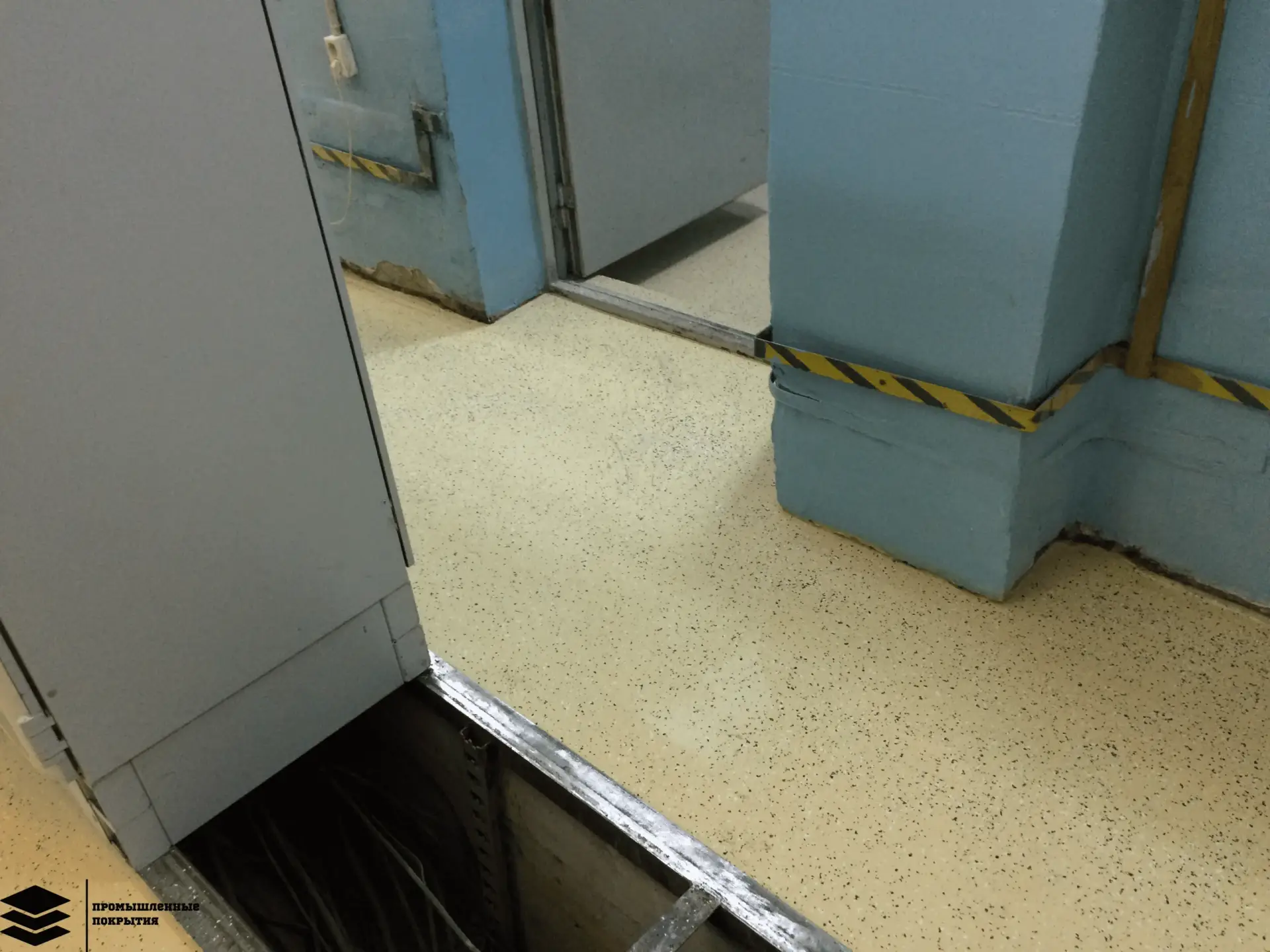 Промышленный пол с двухкомпонентным эпоксидным покрытием