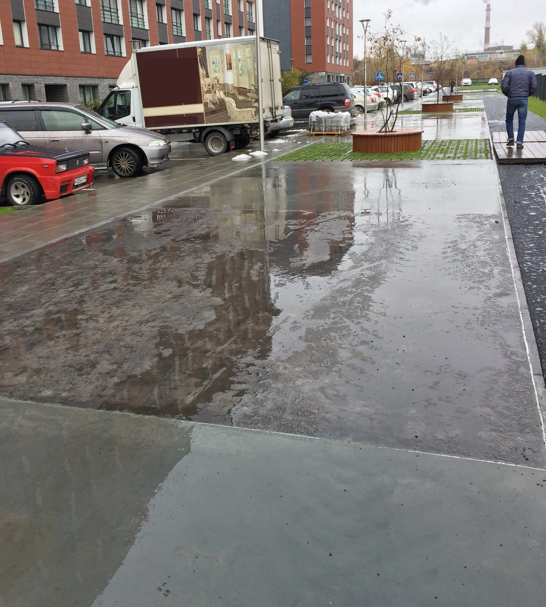 Бетонирование с полимерцементным покрытием разного цвета